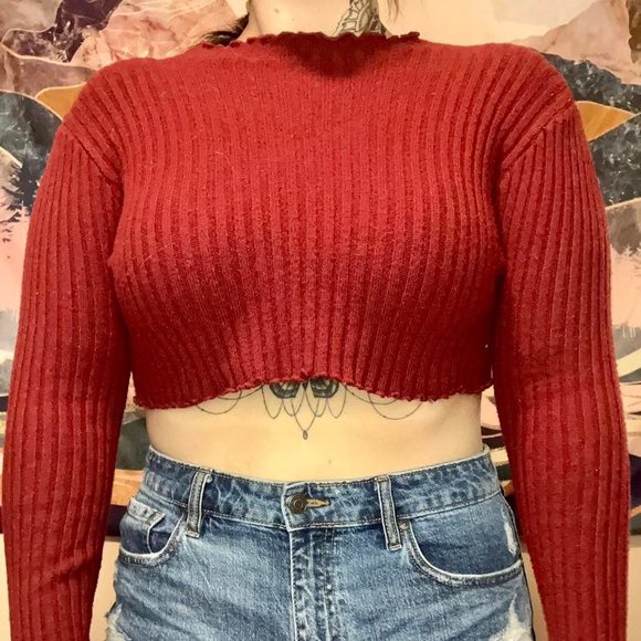 Red cropped sweater - Picture 2 of 4